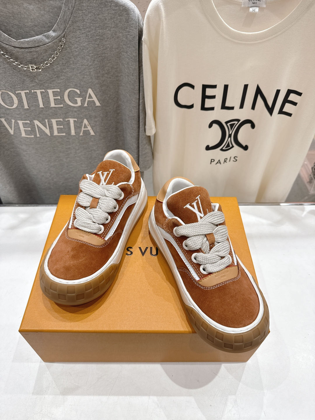 高版本出厂 情侣款 LOUIS VUITTON～LV路易威登F048 L家驴牌最新走秀款Tilted系列