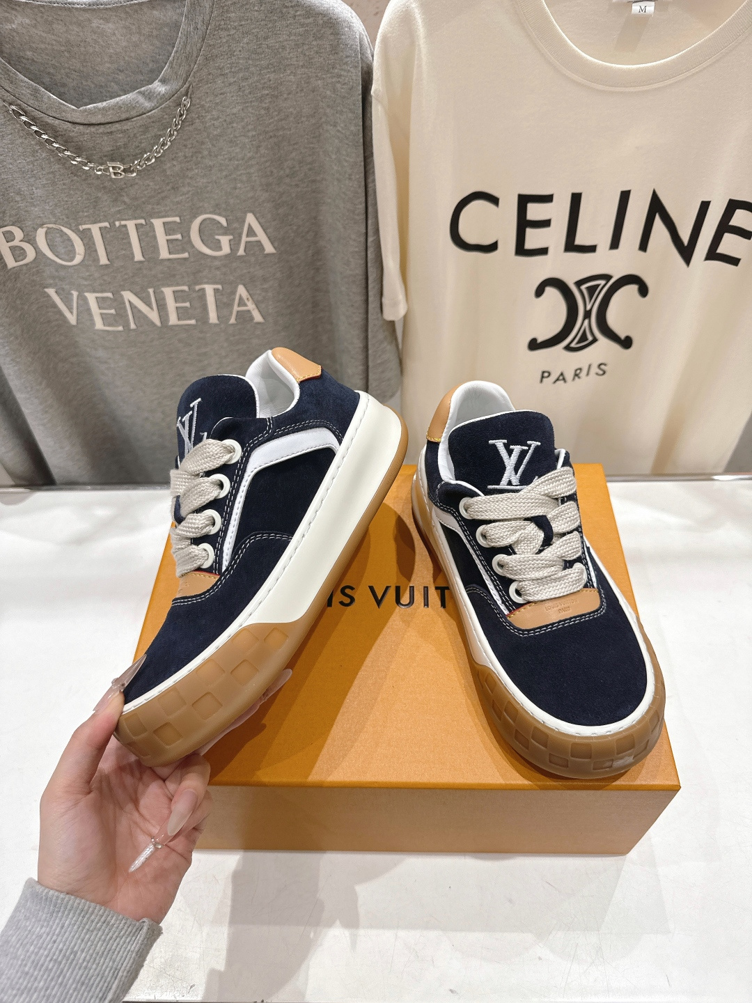 高版本出厂 情侣款 LOUIS VUITTON～LV路易威登F048 L家驴牌最新走秀款Tilted系列