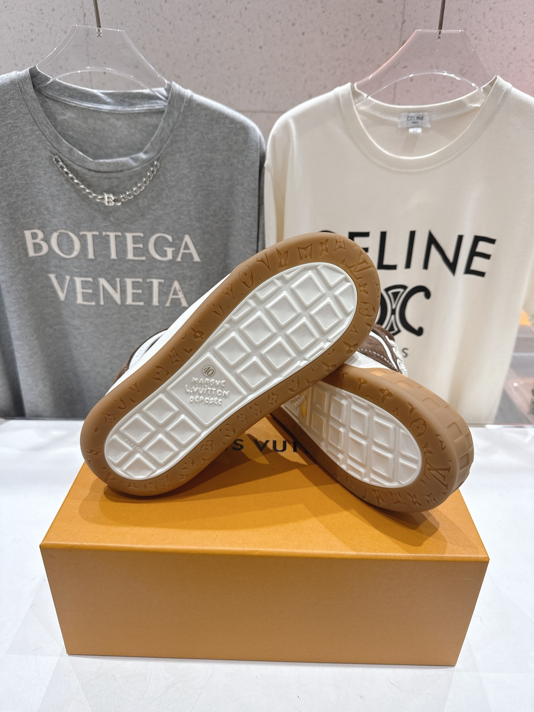 高版本出厂 情侣款 LOUIS VUITTON～LV路易威登F048 L家驴牌最新走秀款Tilted系列