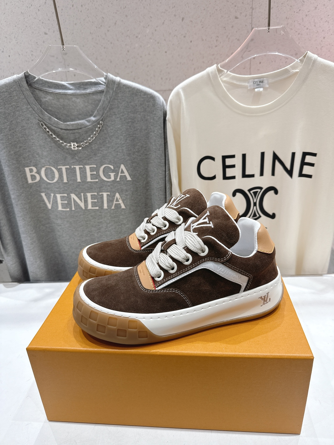 高版本出厂 情侣款 LOUIS VUITTON～LV路易威登F048 L家驴牌最新走秀款Tilted系列