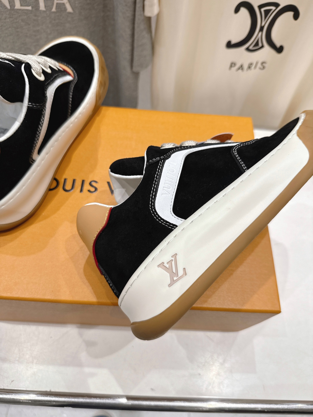 高版本出厂 情侣款 LOUIS VUITTON～LV路易威登F048 L家驴牌最新走秀款Tilted系列