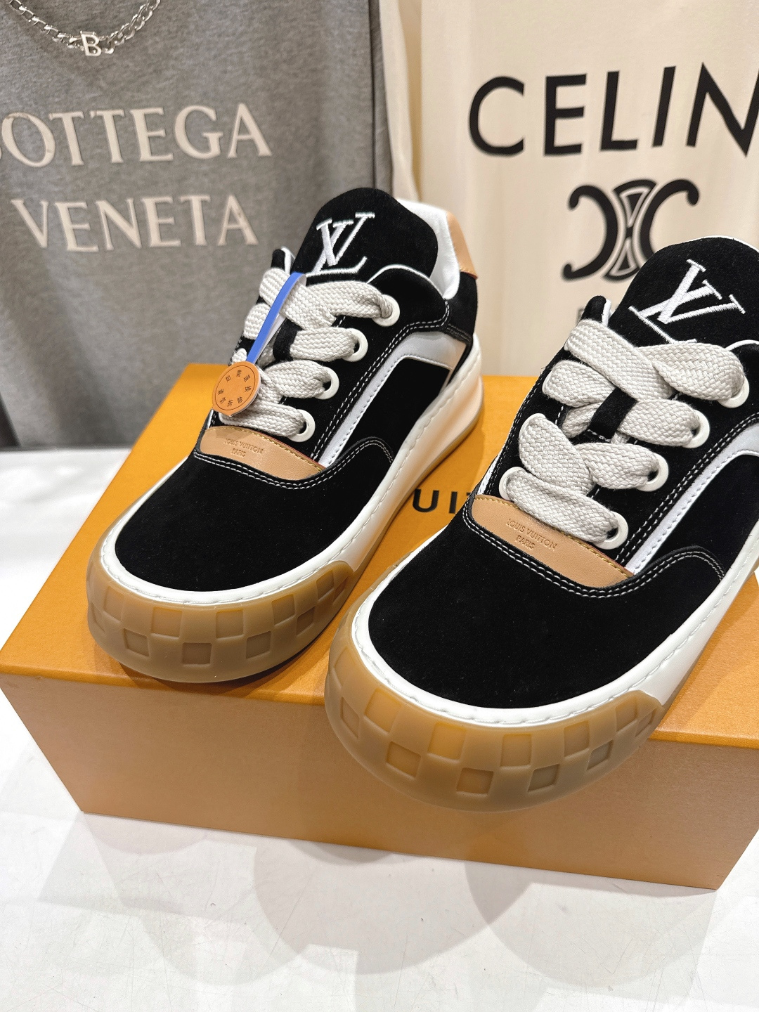 高版本出厂 情侣款 LOUIS VUITTON～LV路易威登F048 L家驴牌最新走秀款Tilted系列