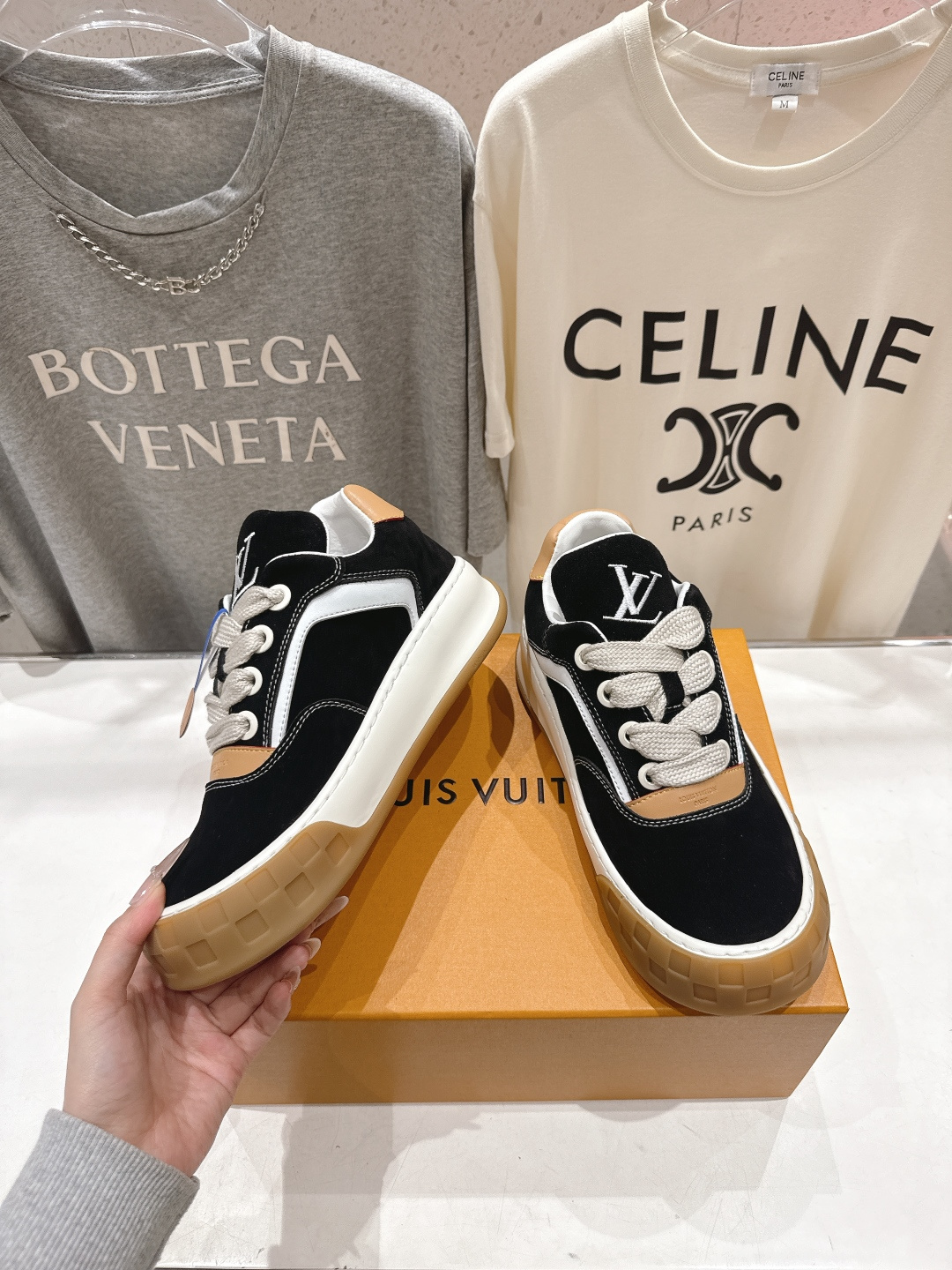 高版本出厂 情侣款 LOUIS VUITTON～LV路易威登F048 L家驴牌最新走秀款Tilted系列