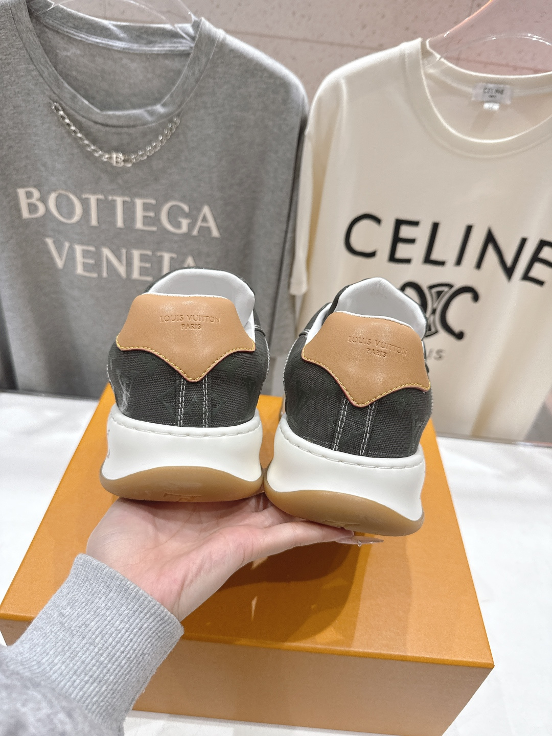 高版本出厂 情侣款 LOUIS VUITTON～LV路易威登F048 L家驴牌最新走秀款Tilted系列