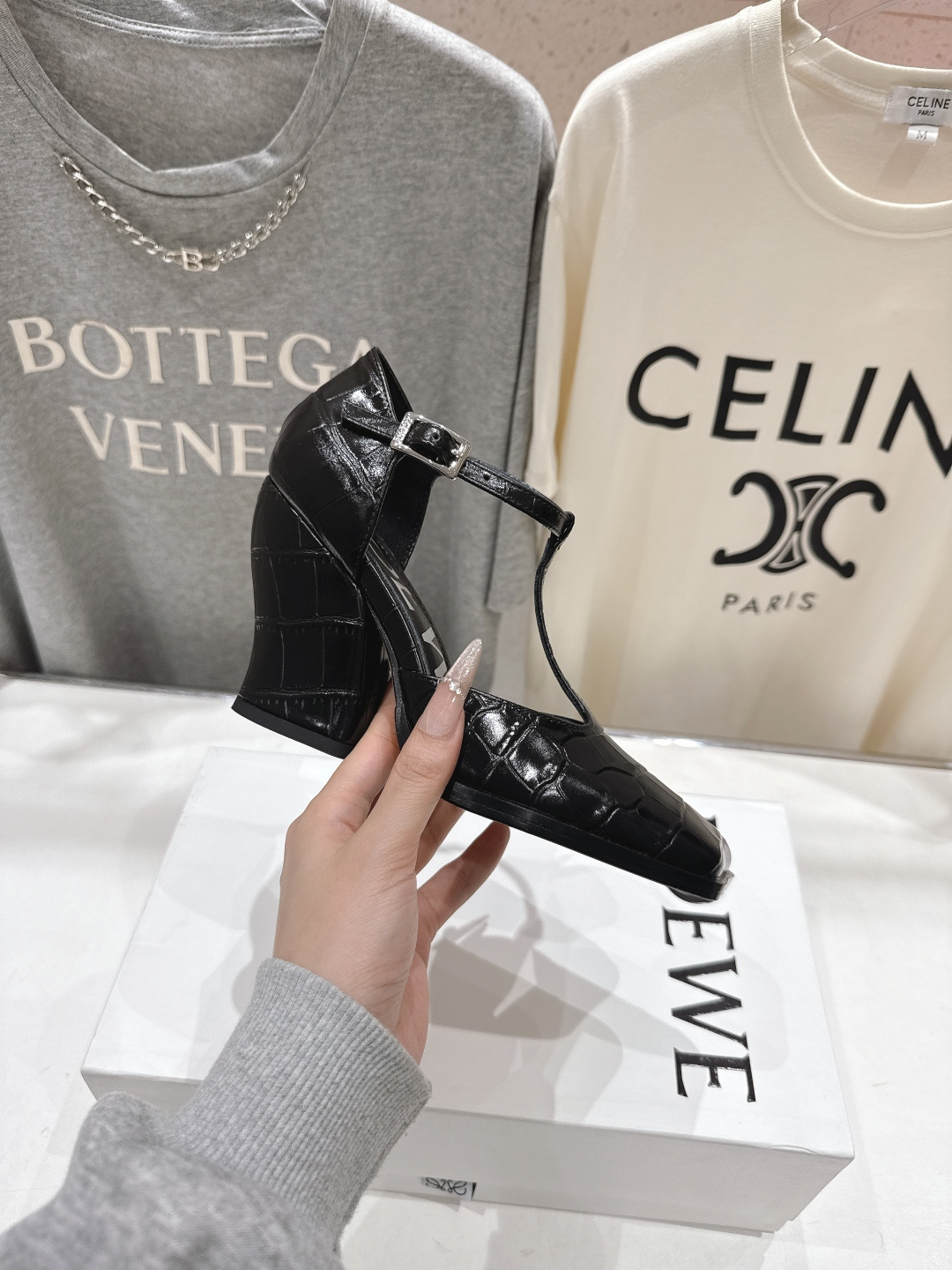 高版本出厂 LOEWE/罗意威F036 2026ss春夏新款高跟玛丽珍凉鞋高跟鞋单鞋别致的一体鞋面设计，