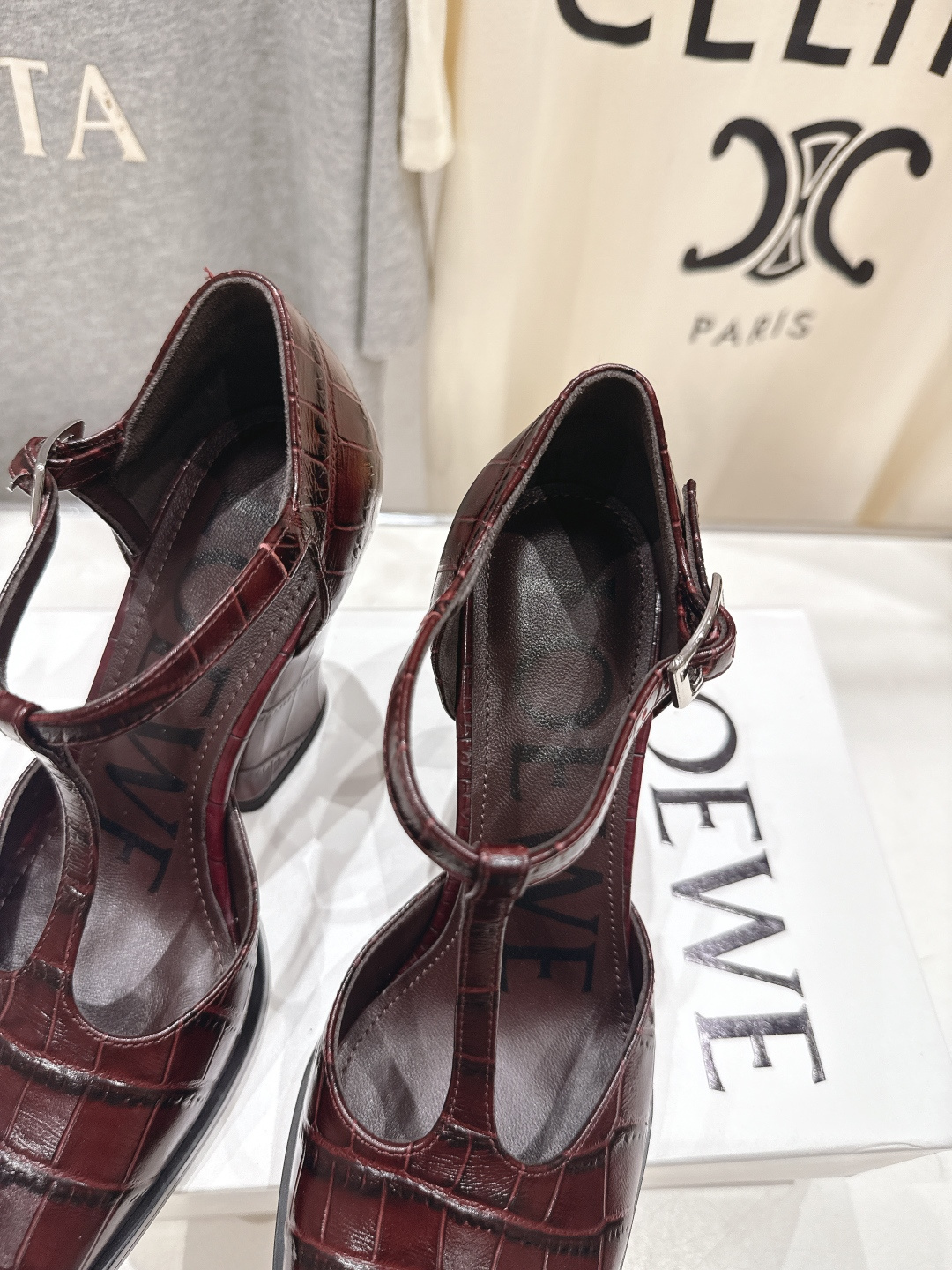 高版本出厂 LOEWE/罗意威F036 2026ss春夏新款高跟玛丽珍凉鞋高跟鞋单鞋别致的一体鞋面设计，