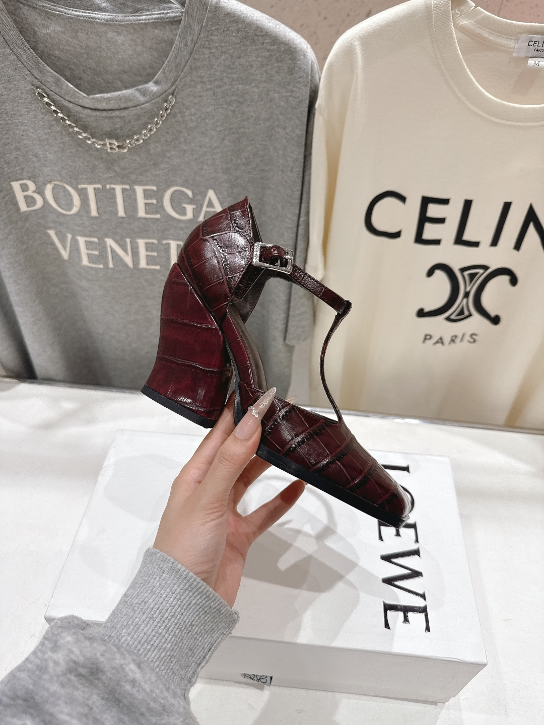 高版本出厂 LOEWE/罗意威F036 2026ss春夏新款高跟玛丽珍凉鞋高跟鞋单鞋别致的一体鞋面设计，