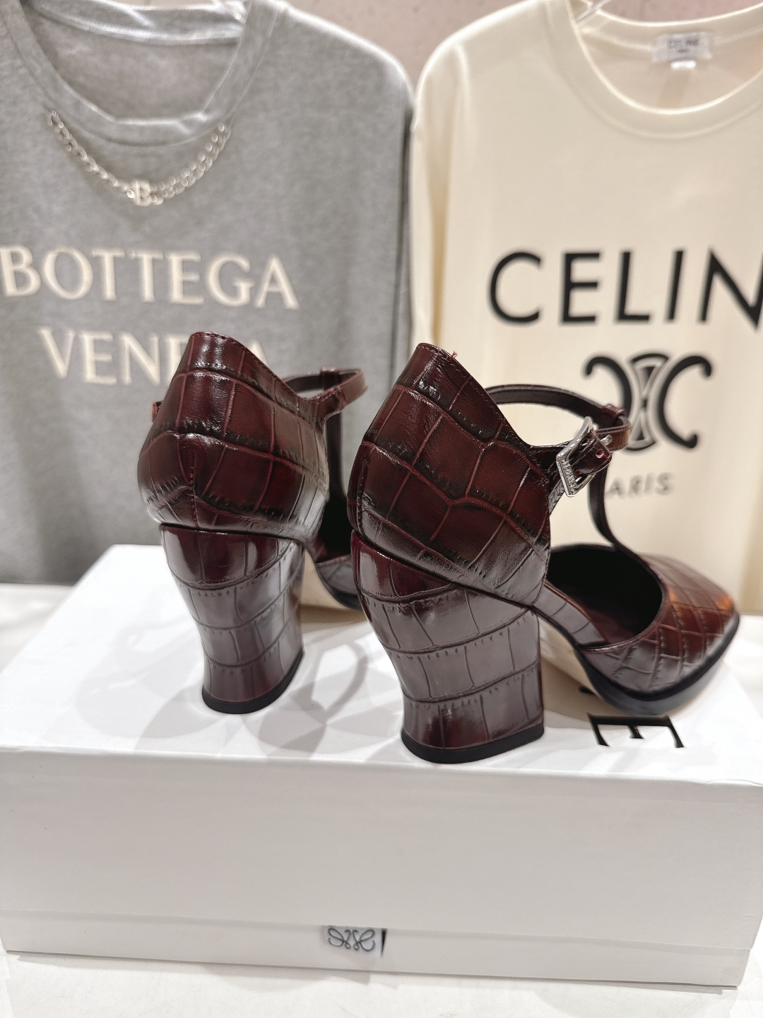 高版本出厂 LOEWE/罗意威F036 2026ss春夏新款高跟玛丽珍凉鞋高跟鞋单鞋别致的一体鞋面设计，