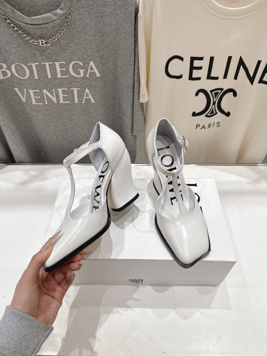 高版本出厂 LOEWE/罗意威F036 2026ss春夏新款高跟玛丽珍凉鞋高跟鞋单鞋别致的一体鞋面设计，