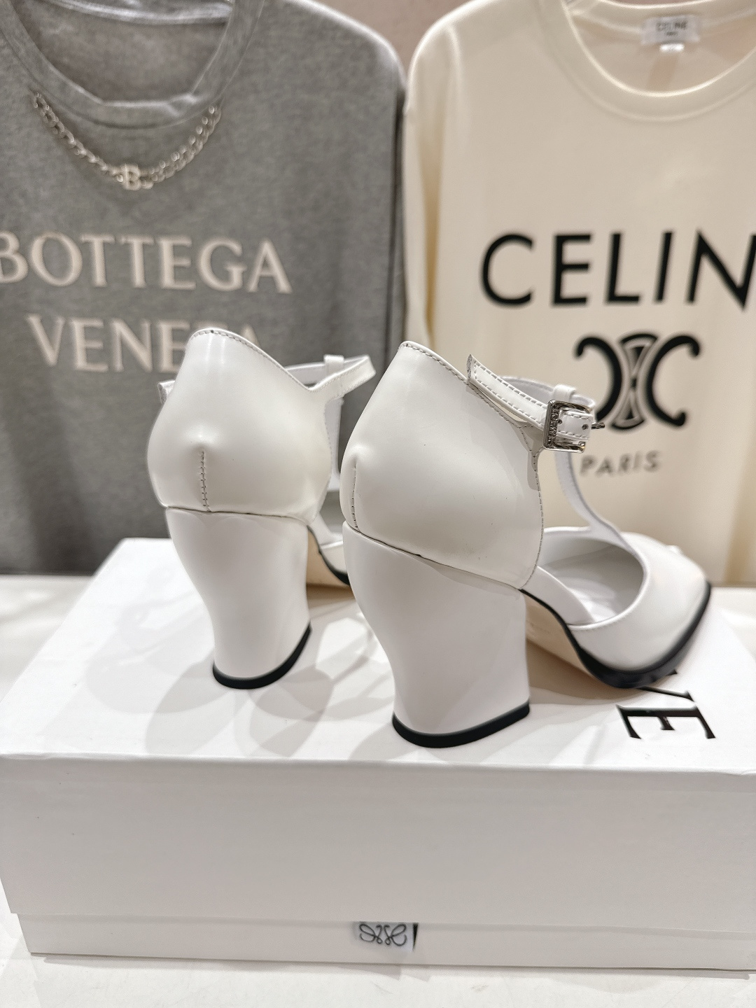 高版本出厂 LOEWE/罗意威F036 2026ss春夏新款高跟玛丽珍凉鞋高跟鞋单鞋别致的一体鞋面设计，