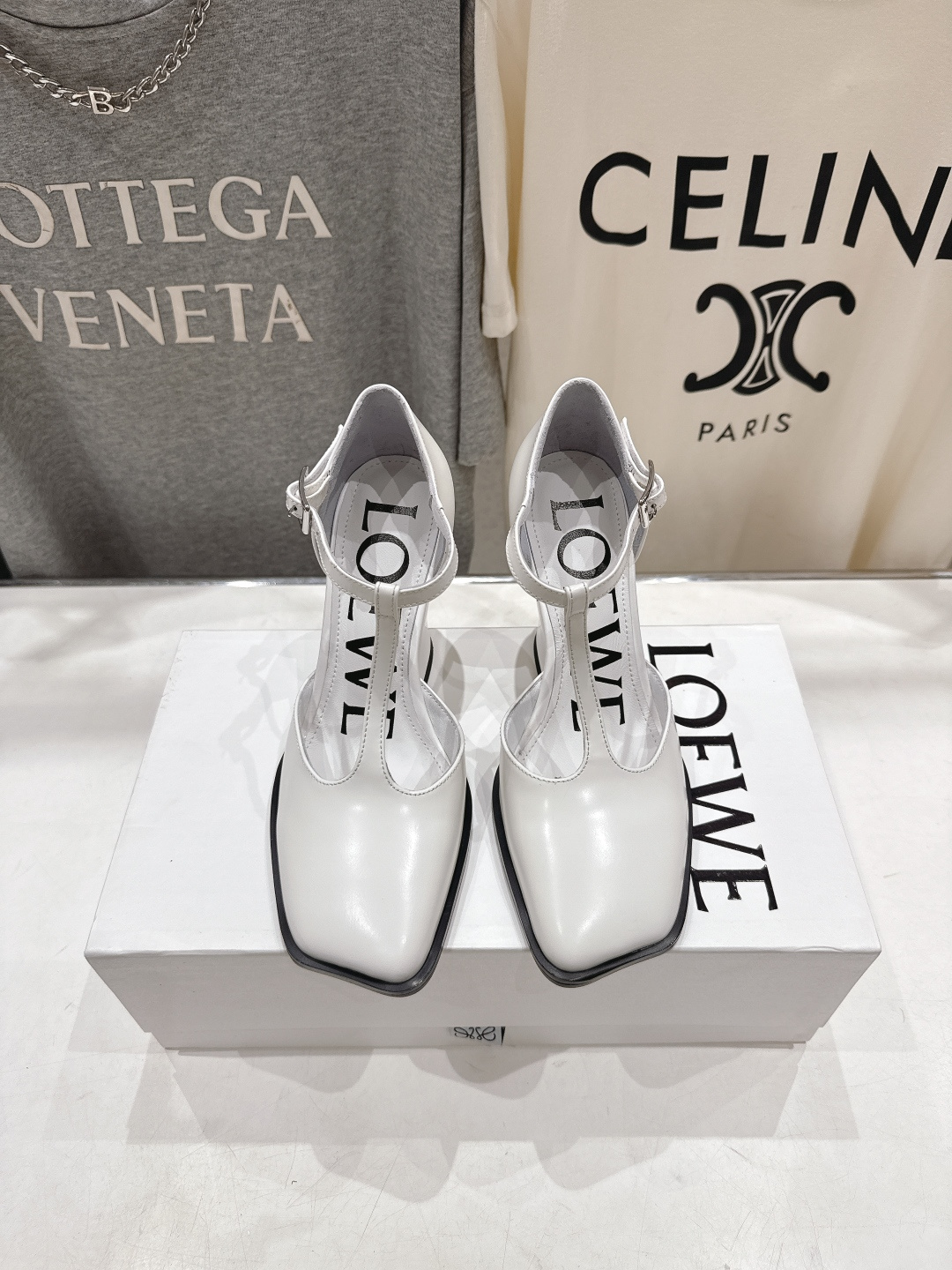 高版本出厂 LOEWE/罗意威F036 2026ss春夏新款高跟玛丽珍凉鞋高跟鞋单鞋别致的一体鞋面设计，