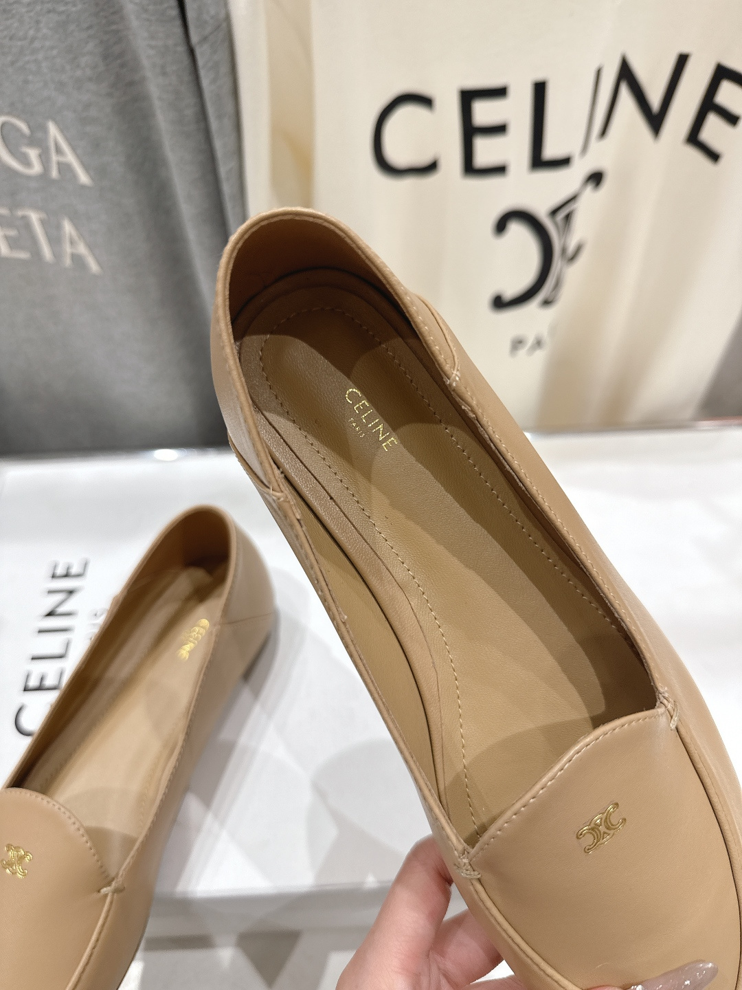 高版本出厂 CELINE*赛琳F032 2026ss春夏新款玛丽珍平底乐福鞋一脚蹬单鞋网红爆款来袭！各大