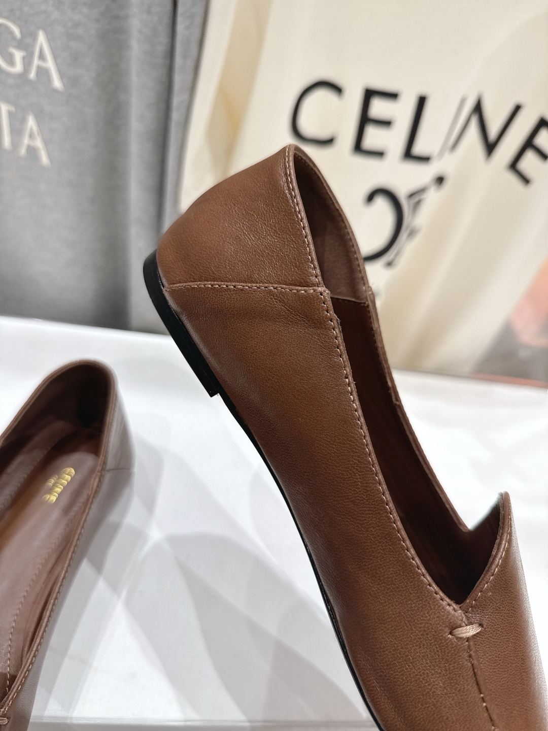 高版本出厂 CELINE*赛琳F032 2026ss春夏新款玛丽珍平底乐福鞋一脚蹬单鞋网红爆款来袭！各大