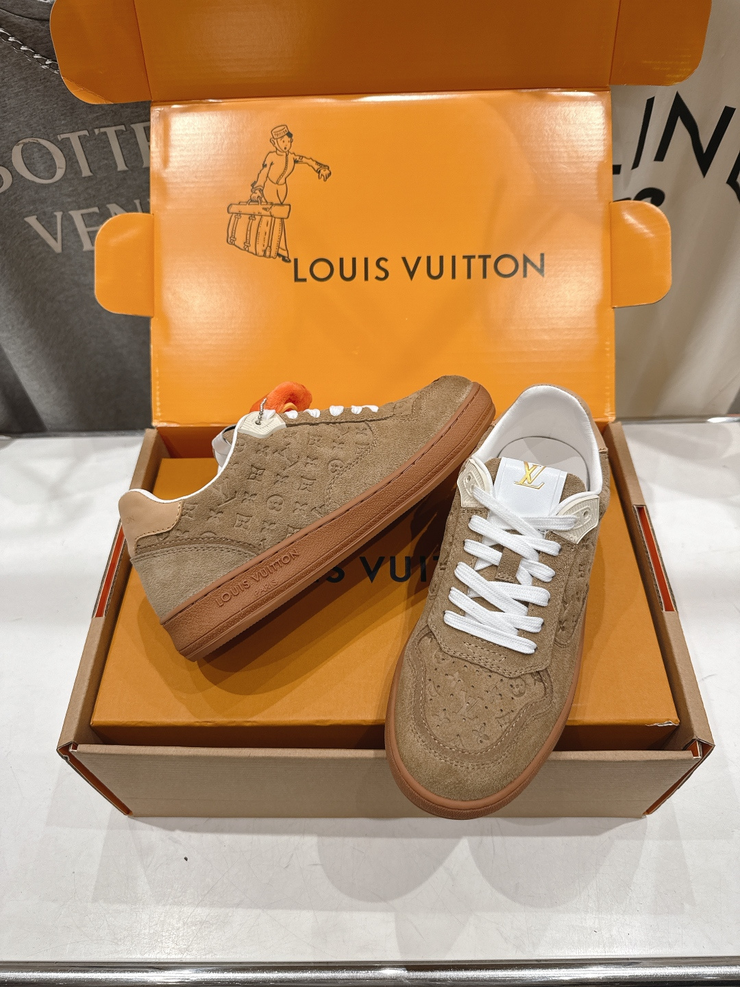 高版本出厂 情侣款 LOUIS VUITTON～LV路易威登F057 L家驴牌最新款走秀情侣款系列厚底运