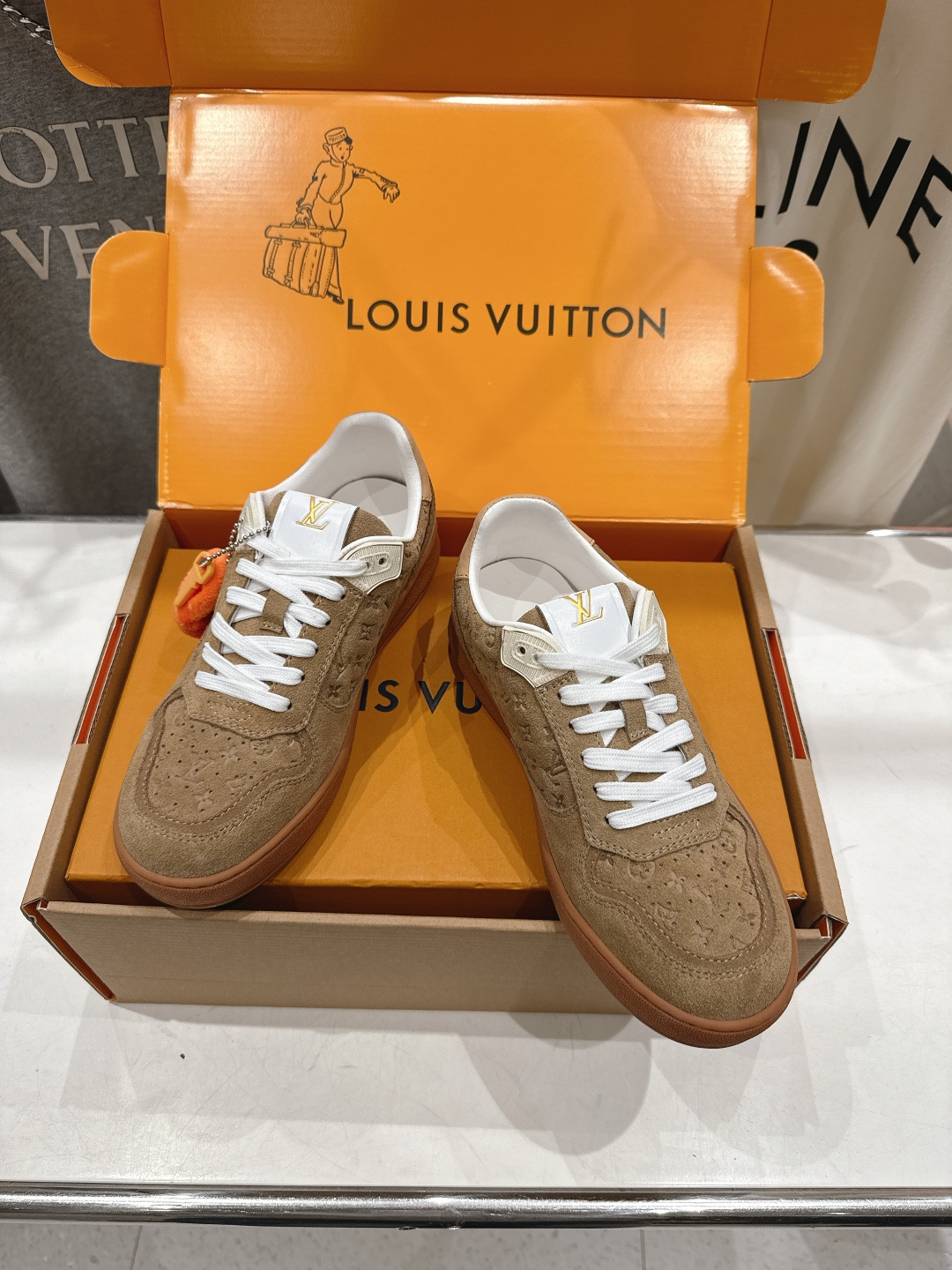 高版本出厂 情侣款 LOUIS VUITTON～LV路易威登F057 L家驴牌最新款走秀情侣款系列厚底运
