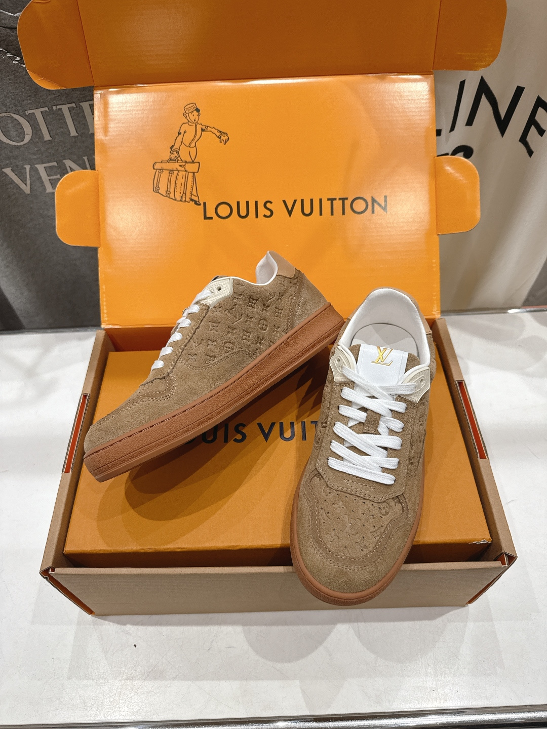 高版本出厂 情侣款 LOUIS VUITTON～LV路易威登F057 L家驴牌最新款走秀情侣款系列厚底运