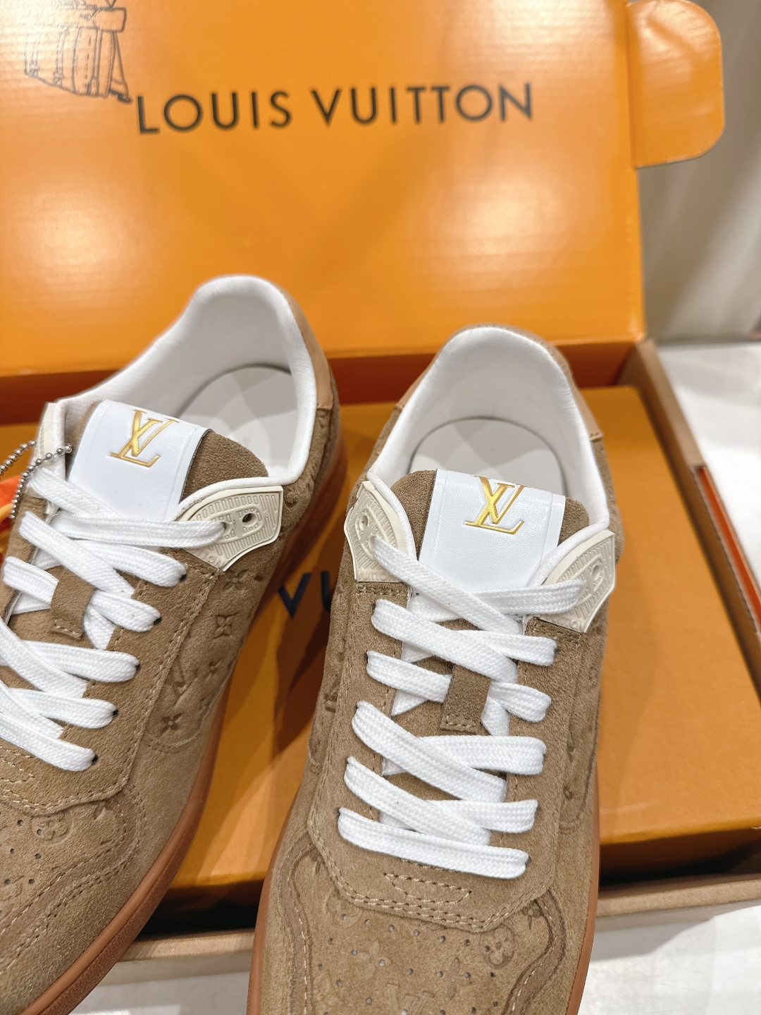 高版本出厂 情侣款 LOUIS VUITTON～LV路易威登F057 L家驴牌最新款走秀情侣款系列厚底运