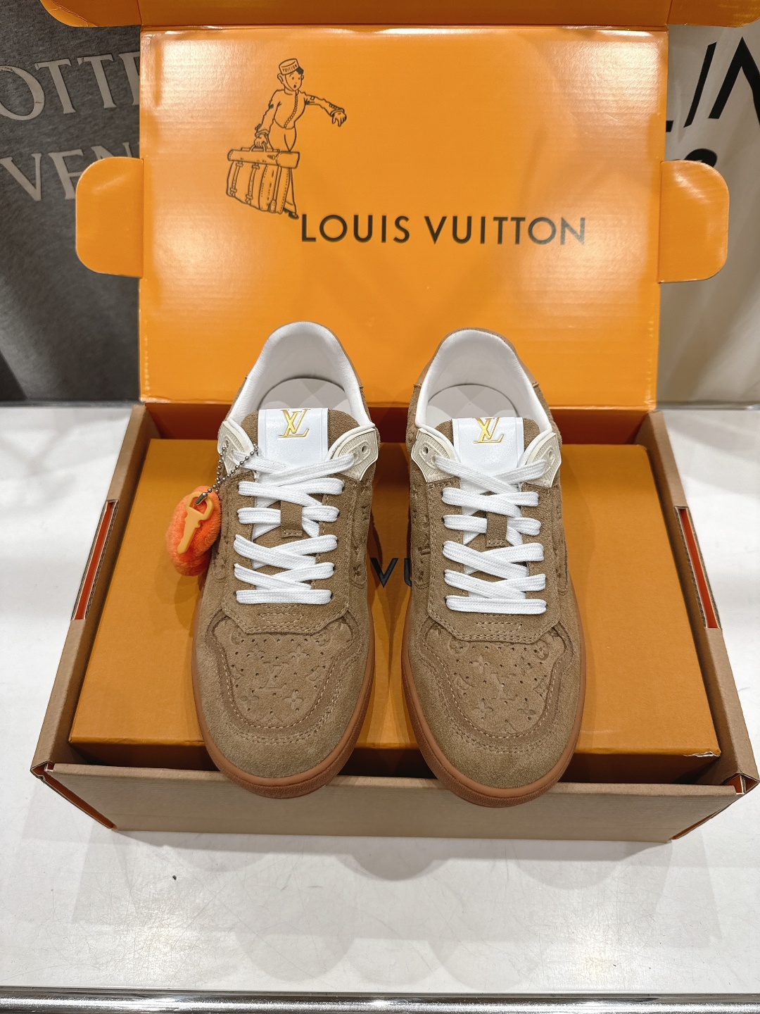 高版本出厂 情侣款 LOUIS VUITTON～LV路易威登F057 L家驴牌最新款走秀情侣款系列厚底运