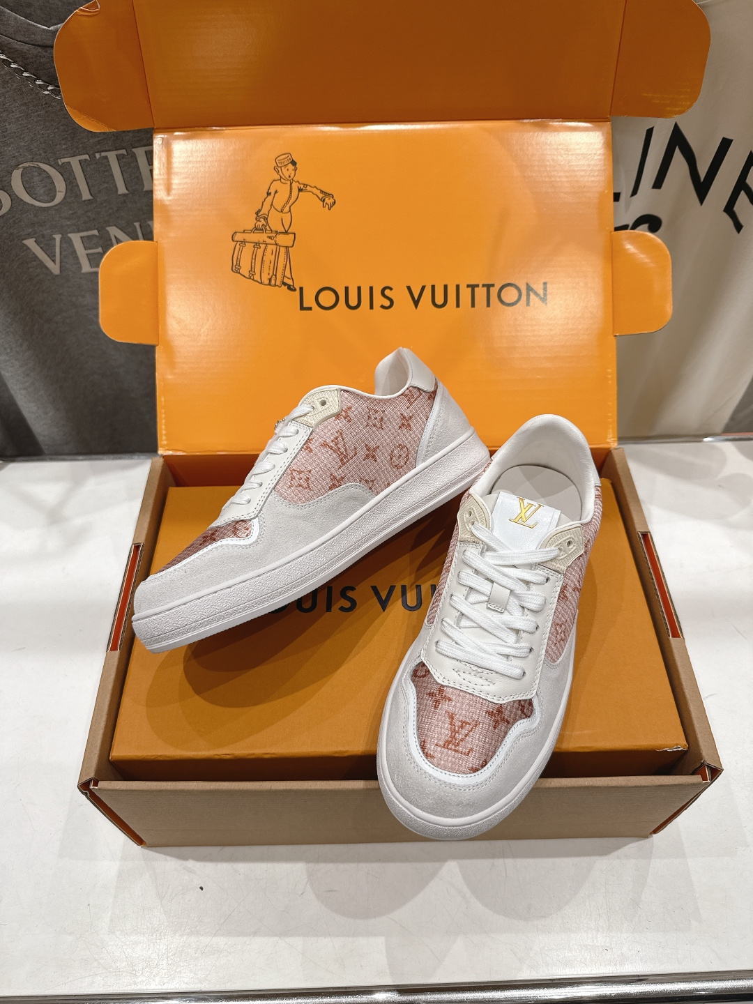 高版本出厂 情侣款 LOUIS VUITTON～LV路易威登F057 L家驴牌最新款走秀情侣款系列厚底运