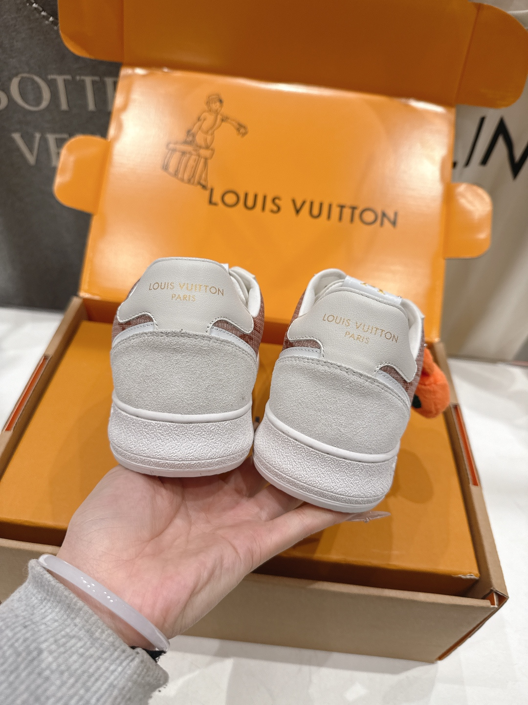 高版本出厂 情侣款 LOUIS VUITTON～LV路易威登F057 L家驴牌最新款走秀情侣款系列厚底运