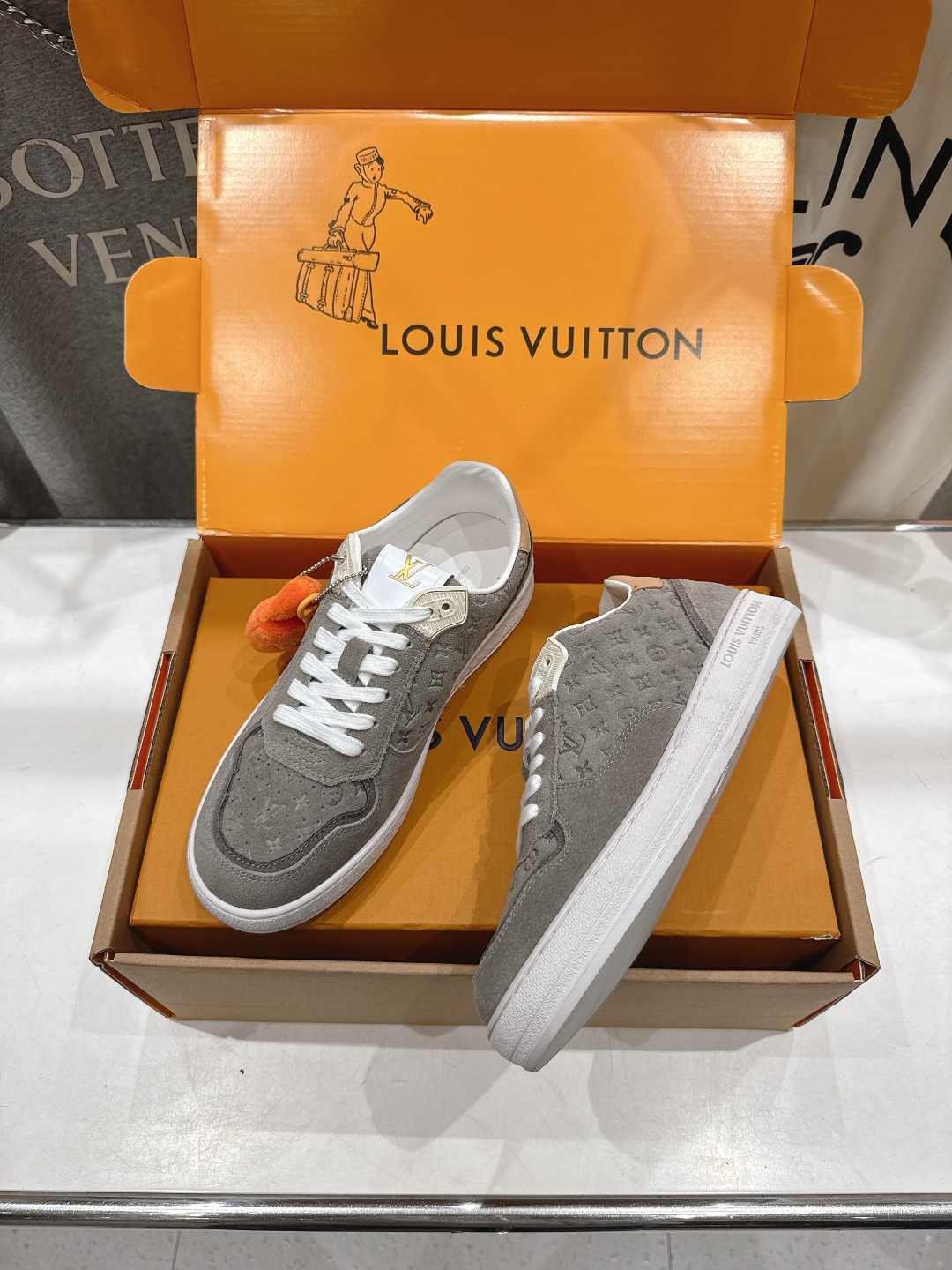 高版本出厂 情侣款 LOUIS VUITTON～LV路易威登F057 L家驴牌最新款走秀情侣款系列厚底运