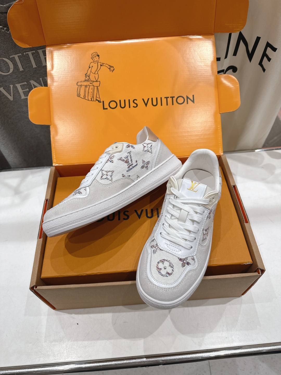 高版本出厂 情侣款 LOUIS VUITTON～LV路易威登F057 L家驴牌最新款走秀情侣款系列厚底运