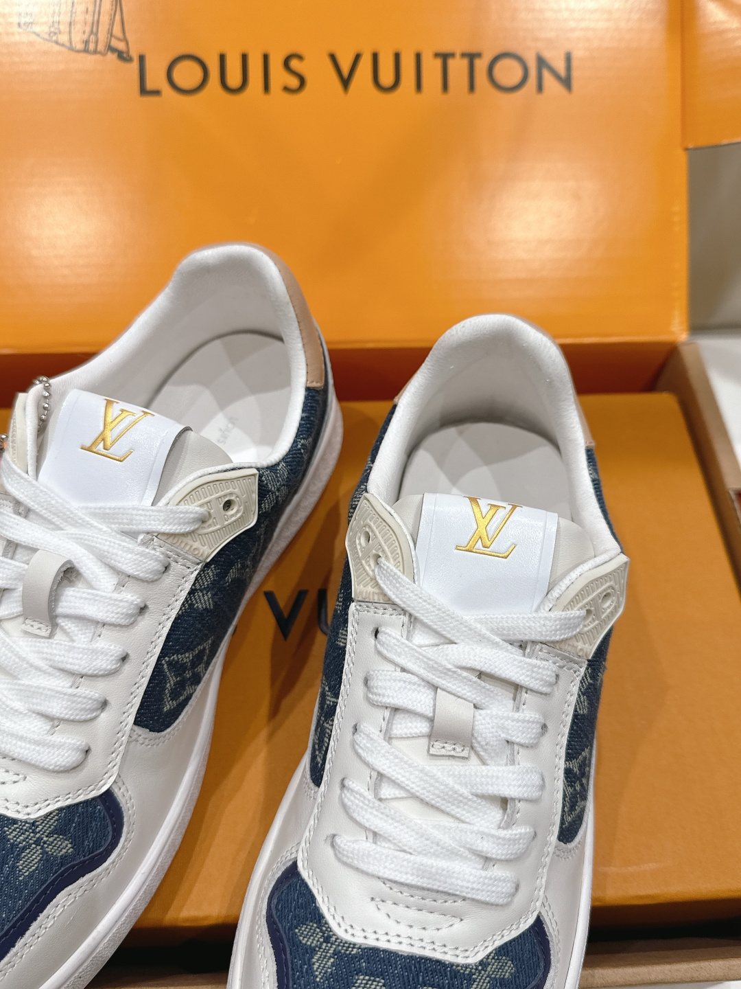 高版本出厂 情侣款 LOUIS VUITTON～LV路易威登F057 L家驴牌最新款走秀情侣款系列厚底运