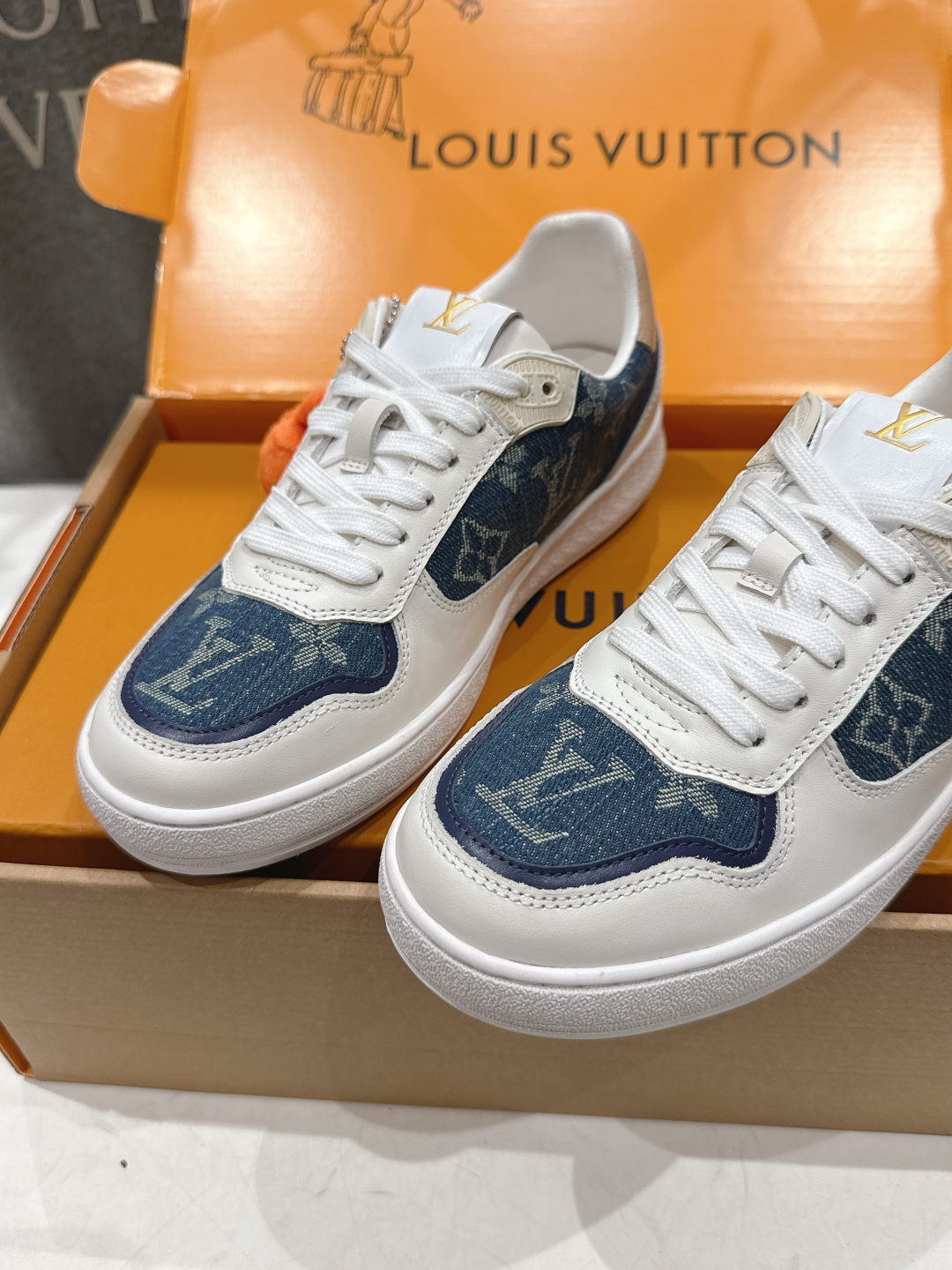 高版本出厂 情侣款 LOUIS VUITTON～LV路易威登F057 L家驴牌最新款走秀情侣款系列厚底运