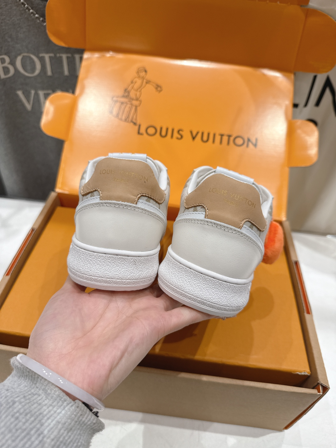 高版本出厂 情侣款 LOUIS VUITTON～LV路易威登F057 L家驴牌最新款走秀情侣款系列厚底运
