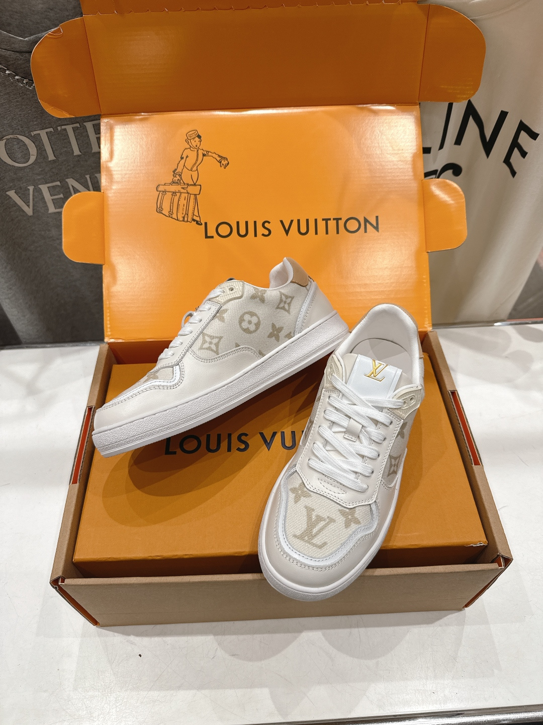 高版本出厂 情侣款 LOUIS VUITTON～LV路易威登F057 L家驴牌最新款走秀情侣款系列厚底运