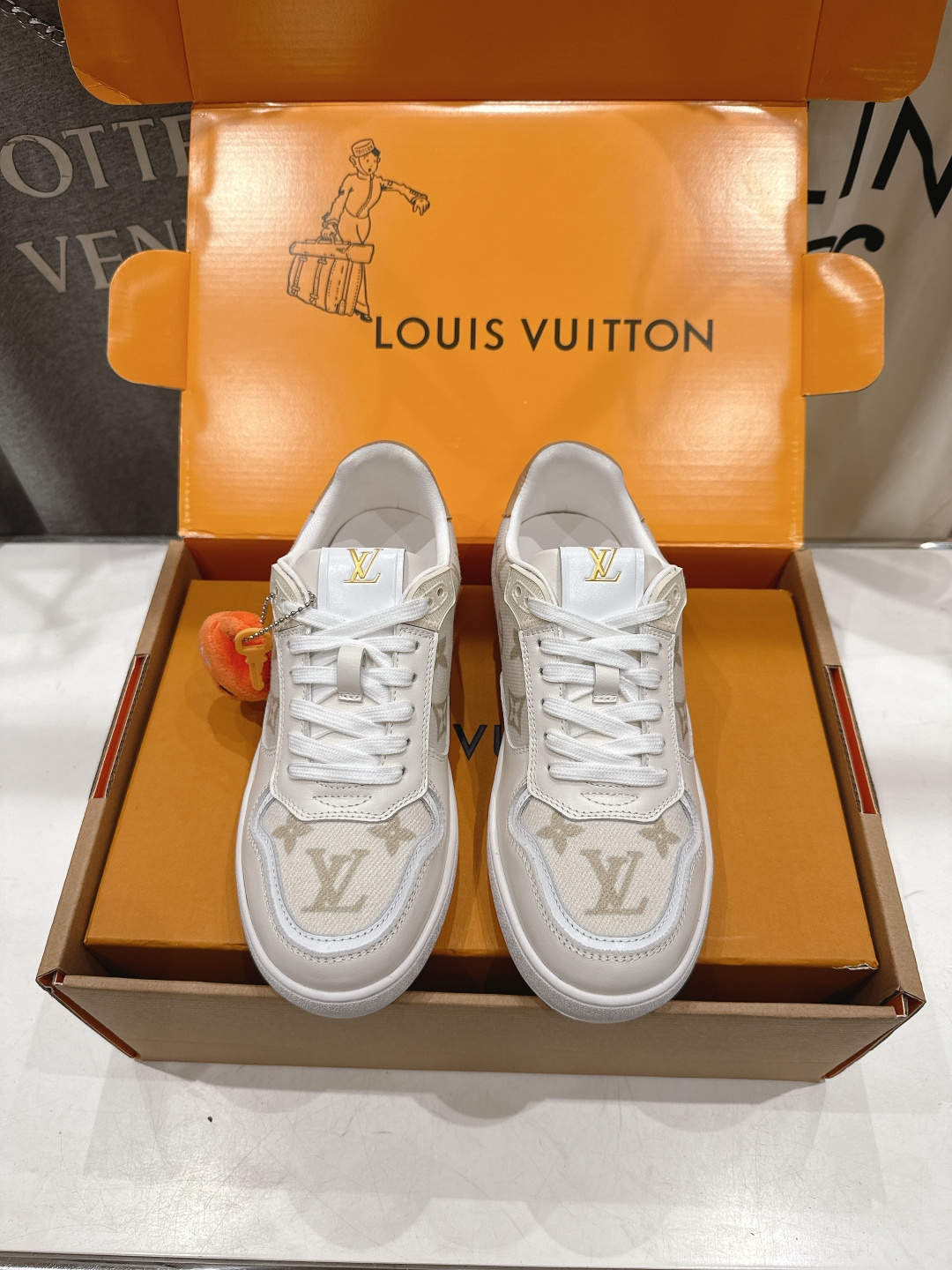 高版本出厂 情侣款 LOUIS VUITTON～LV路易威登F057 L家驴牌最新款走秀情侣款系列厚底运