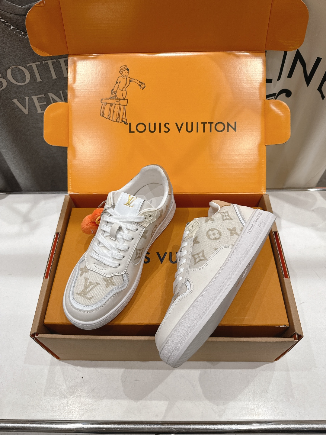 高版本出厂 情侣款 LOUIS VUITTON～LV路易威登F057 L家驴牌最新款走秀情侣款系列厚底运