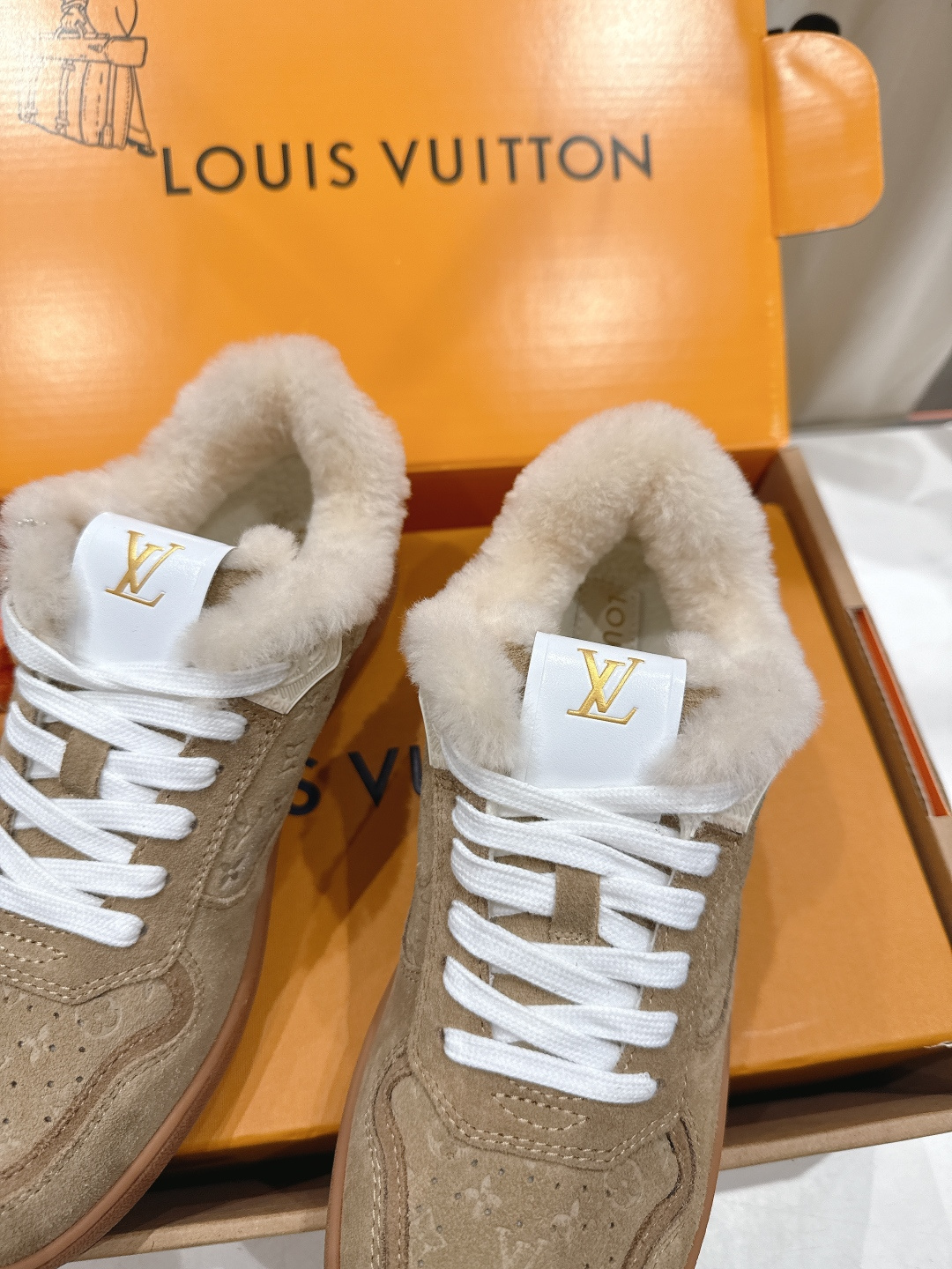高版本出厂 LOUIS VUITTON～LV路易威登F035 L家驴牌最新走秀款系列羊毛里厚底运动休闲鞋