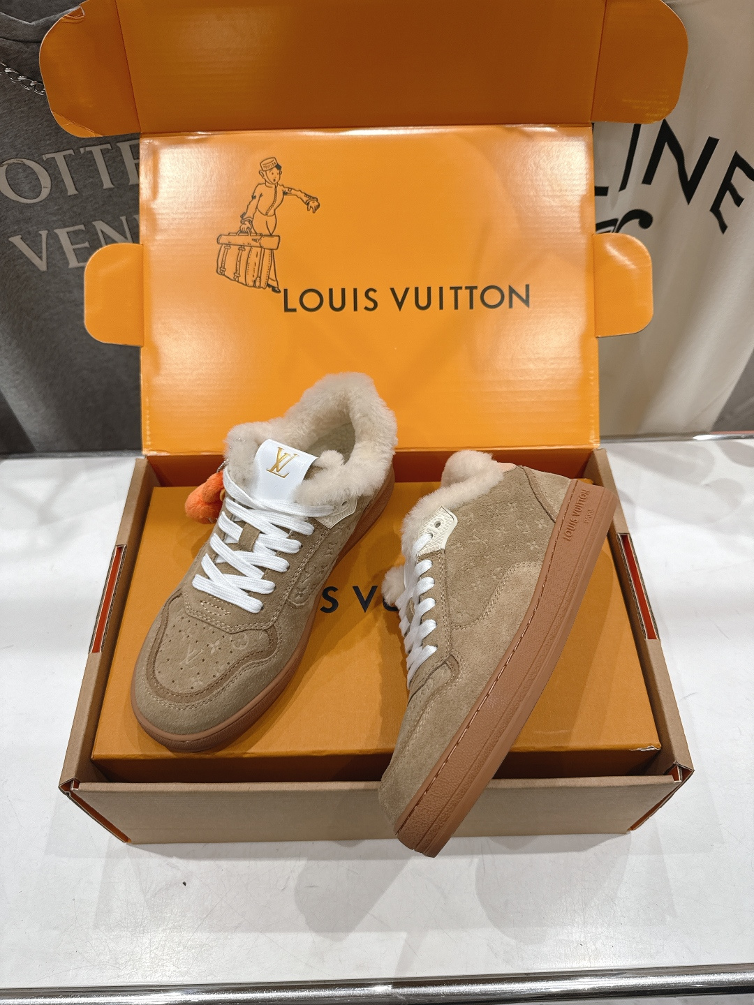 高版本出厂 LOUIS VUITTON～LV路易威登F035 L家驴牌最新走秀款系列羊毛里厚底运动休闲鞋
