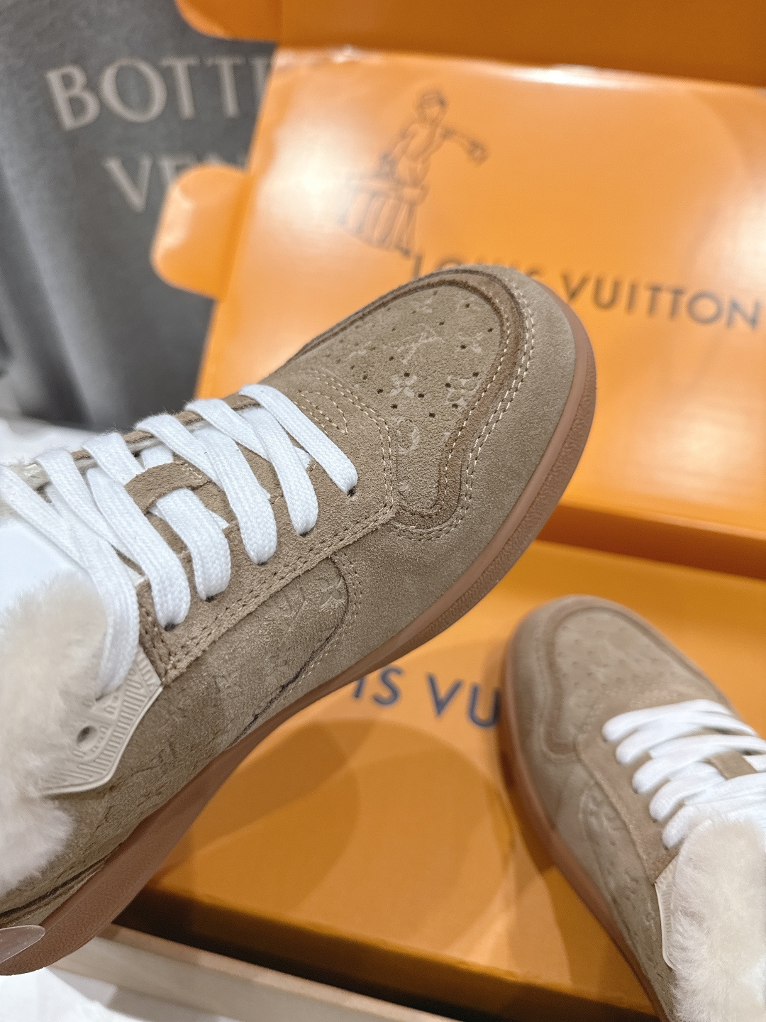 高版本出厂 LOUIS VUITTON～LV路易威登F035 L家驴牌最新走秀款系列羊毛里厚底运动休闲鞋