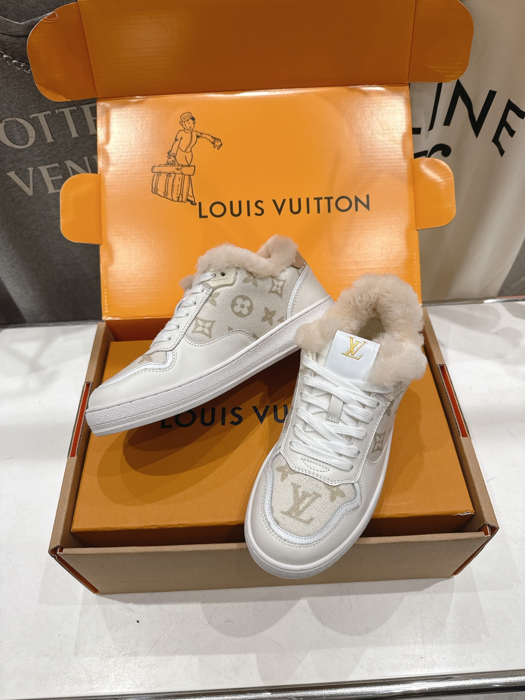 高版本出厂 LOUIS VUITTON～LV路易威登F035 L家驴牌最新走秀款系列羊毛里厚底运动休闲鞋