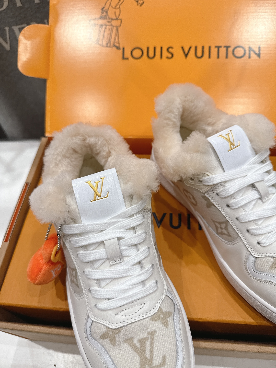 高版本出厂 LOUIS VUITTON～LV路易威登F035 L家驴牌最新走秀款系列羊毛里厚底运动休闲鞋