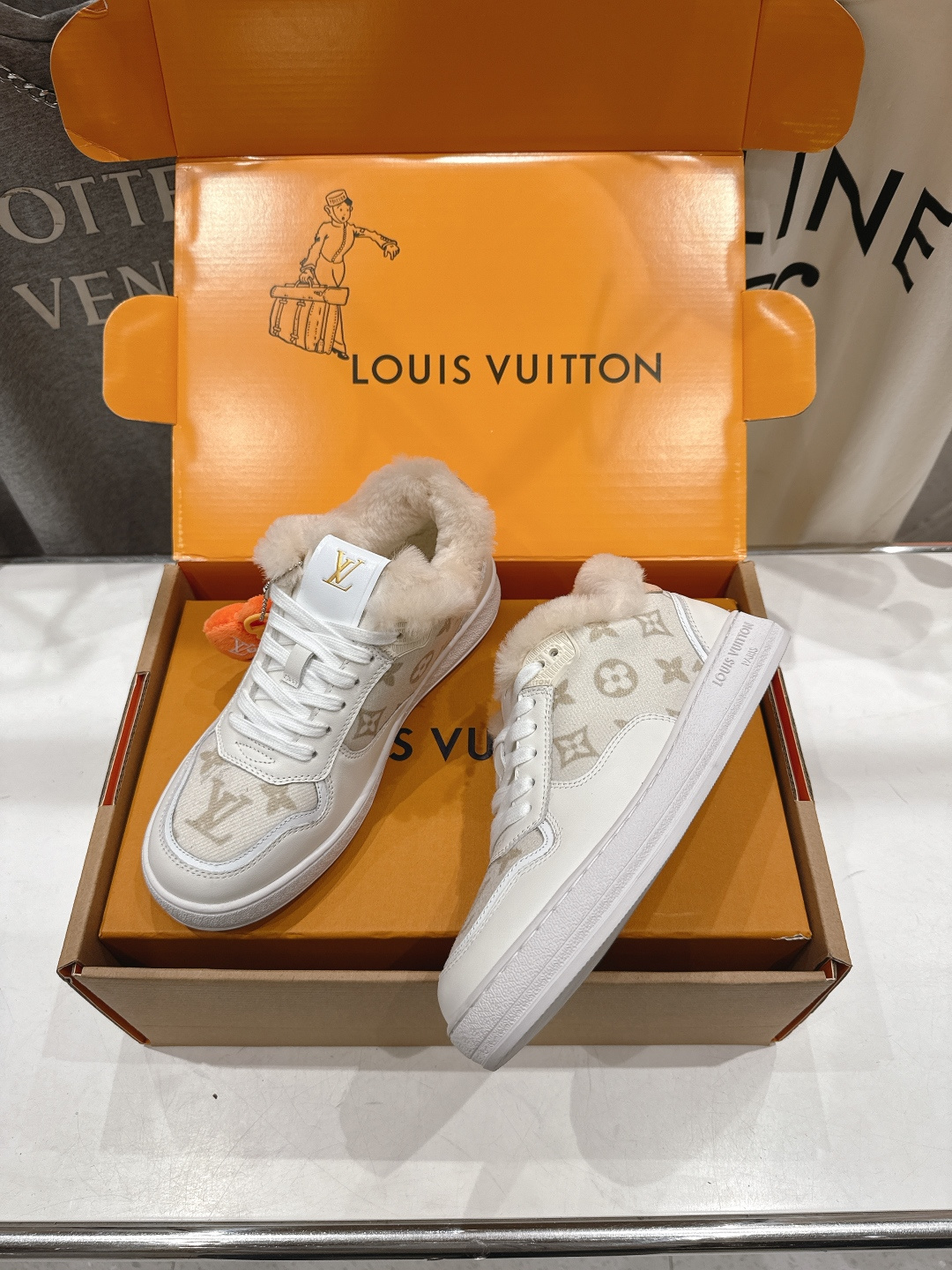 高版本出厂 LOUIS VUITTON～LV路易威登F035 L家驴牌最新走秀款系列羊毛里厚底运动休闲鞋
