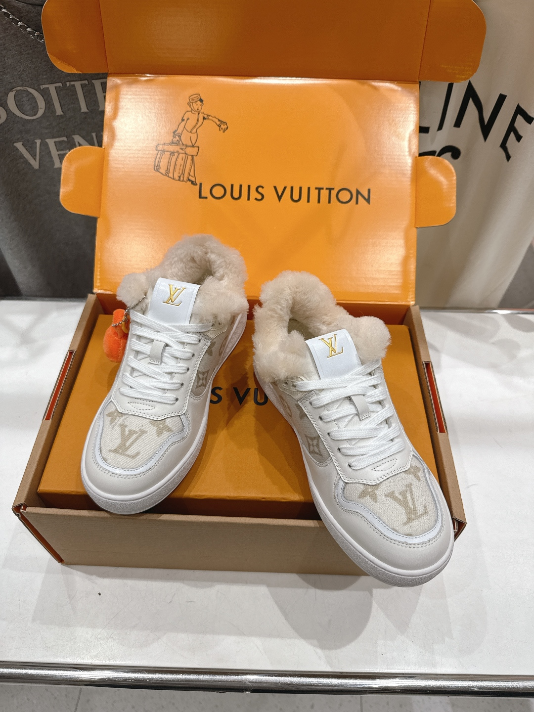 高版本出厂 LOUIS VUITTON～LV路易威登F035 L家驴牌最新走秀款系列羊毛里厚底运动休闲鞋