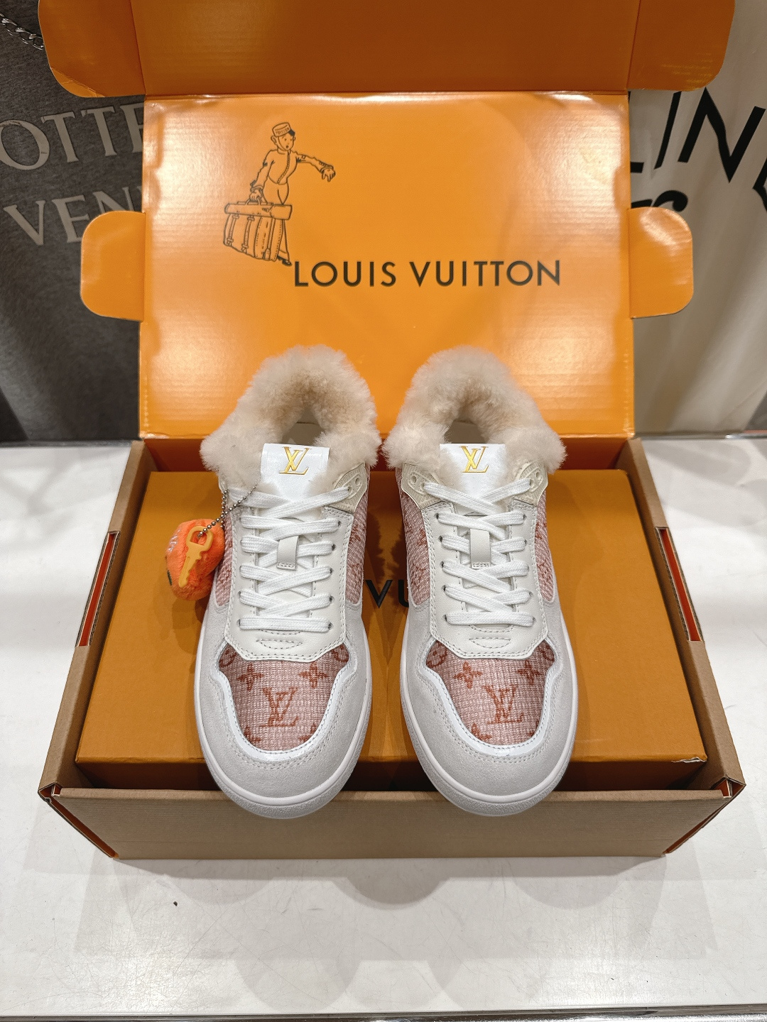 高版本出厂 LOUIS VUITTON～LV路易威登F035 L家驴牌最新走秀款系列羊毛里厚底运动休闲鞋