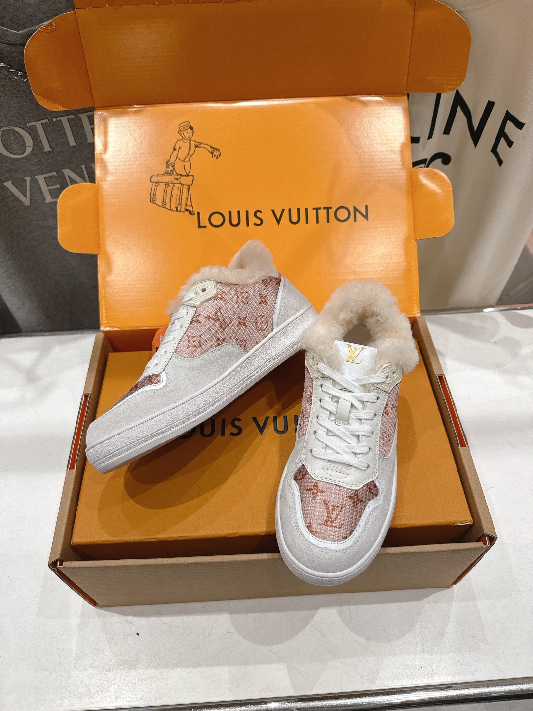 高版本出厂 LOUIS VUITTON～LV路易威登F035 L家驴牌最新走秀款系列羊毛里厚底运动休闲鞋