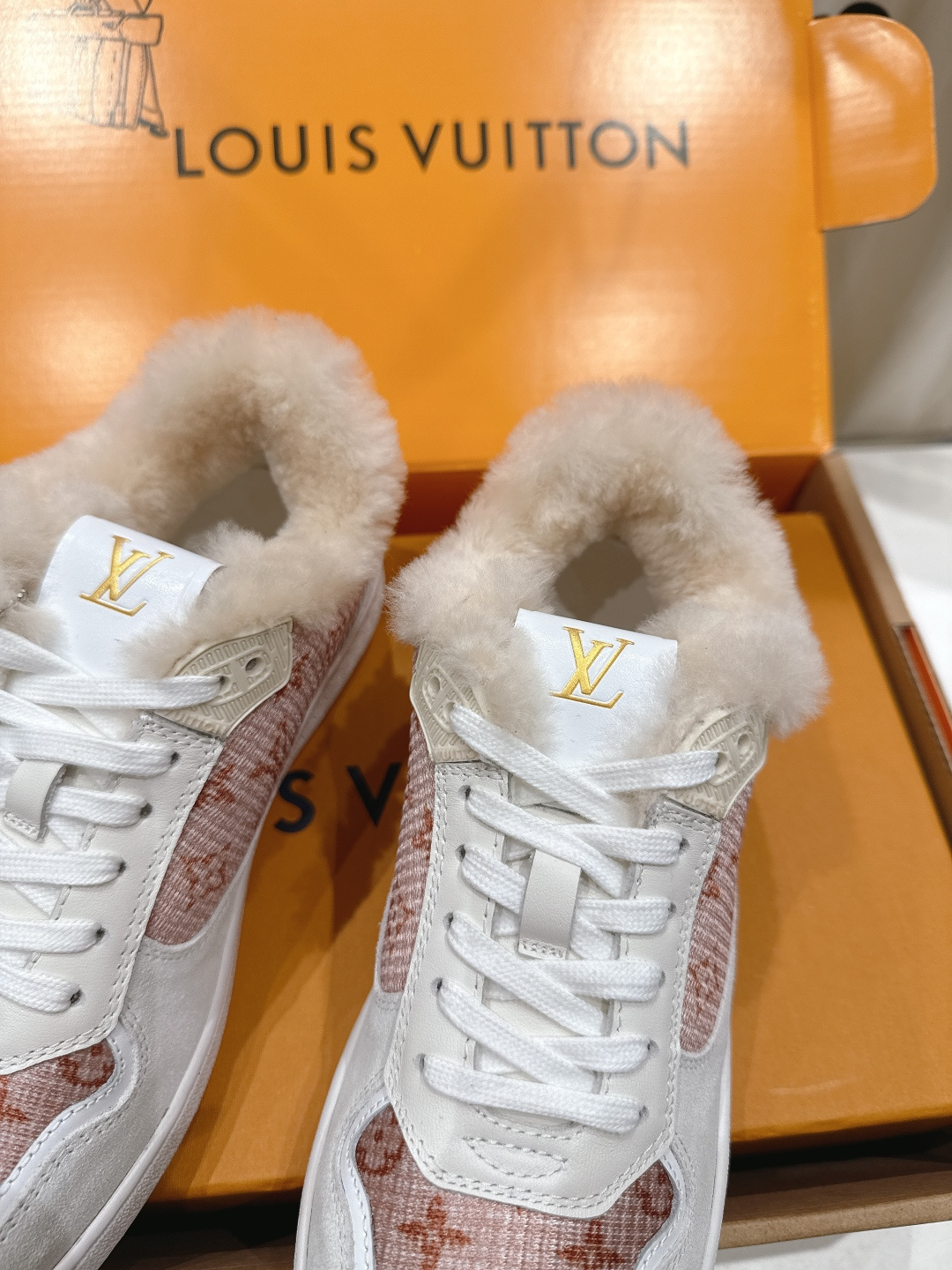 高版本出厂 LOUIS VUITTON～LV路易威登F035 L家驴牌最新走秀款系列羊毛里厚底运动休闲鞋
