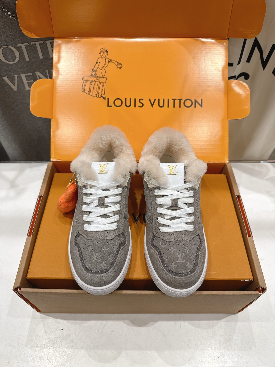 高版本出厂 LOUIS VUITTON～LV路易威登F035 L家驴牌最新走秀款系列羊毛里厚底运动休闲鞋