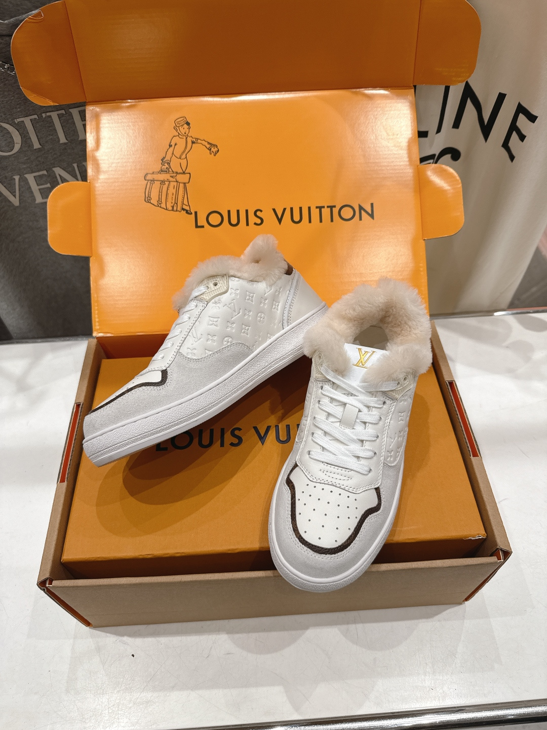 高版本出厂 LOUIS VUITTON～LV路易威登F035 L家驴牌最新走秀款系列羊毛里厚底运动休闲鞋