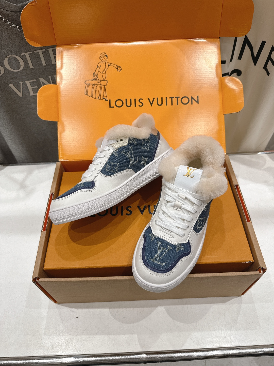 高版本出厂 LOUIS VUITTON～LV路易威登F035 L家驴牌最新走秀款系列羊毛里厚底运动休闲鞋