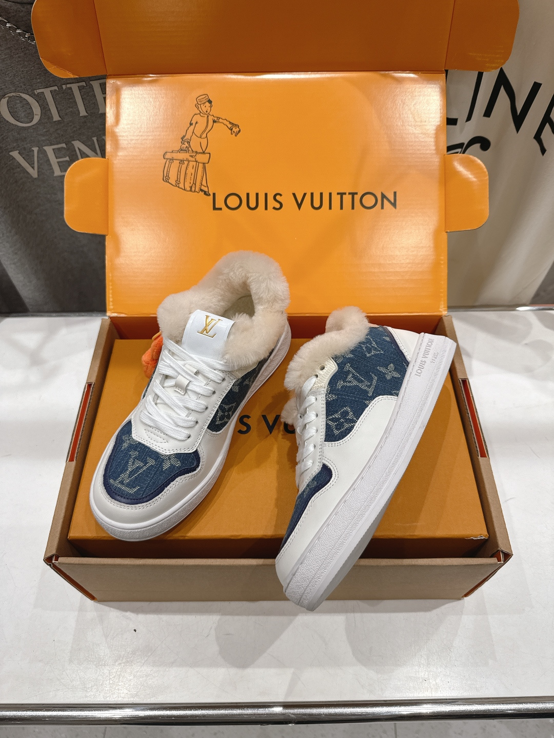 高版本出厂 LOUIS VUITTON～LV路易威登F035 L家驴牌最新走秀款系列羊毛里厚底运动休闲鞋