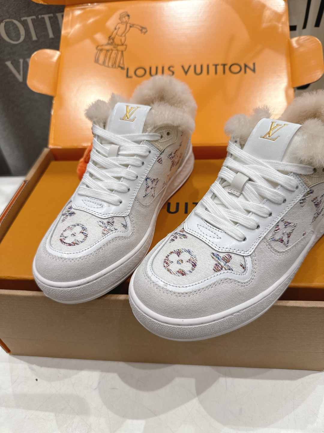 高版本出厂 LOUIS VUITTON～LV路易威登F035 L家驴牌最新走秀款系列羊毛里厚底运动休闲鞋