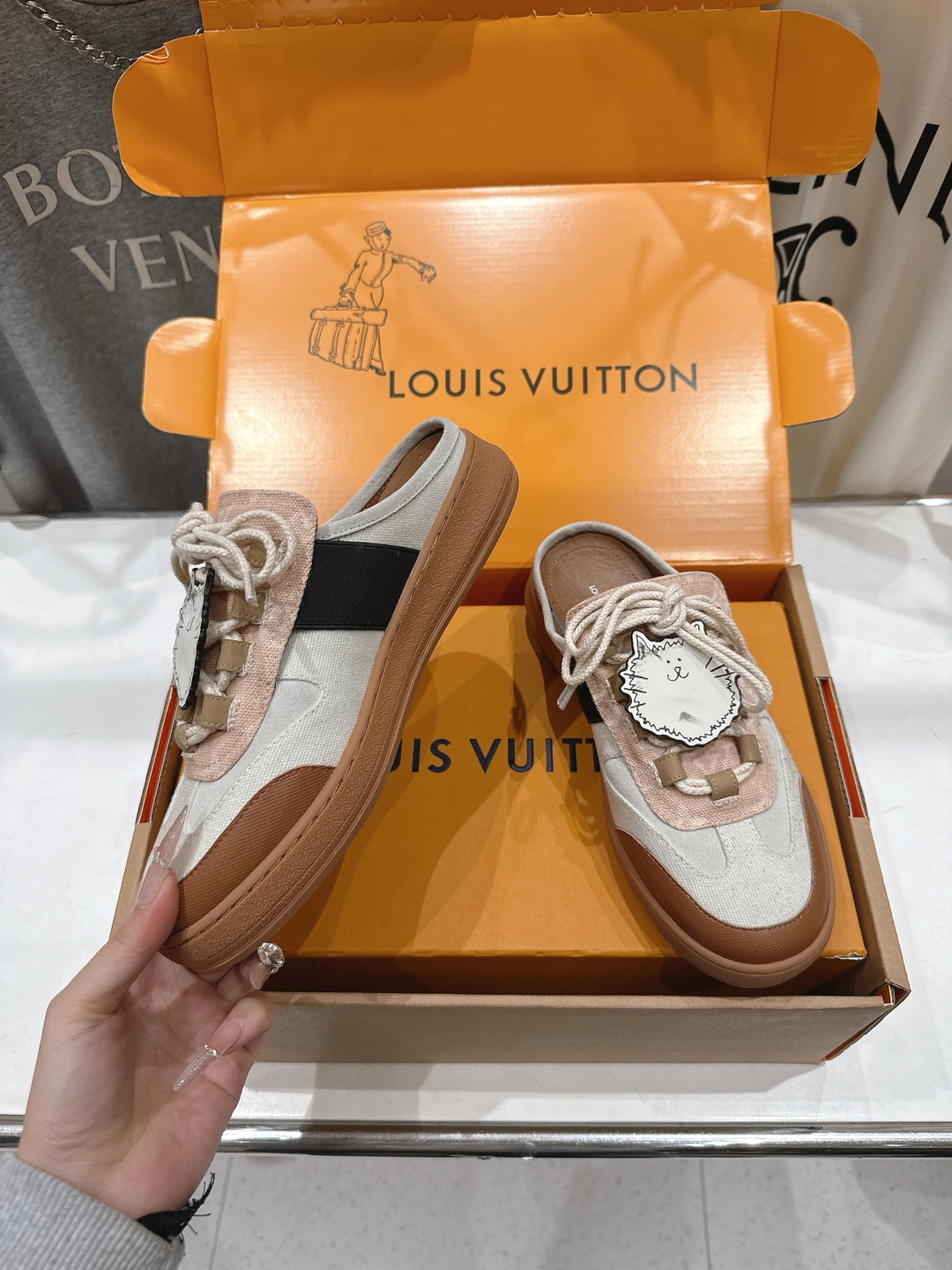 高版本出厂 LOUIS VUITTON～LV路易威登F057 L家驴牌最新款走秀系列半拖运动休闲鞋原版购