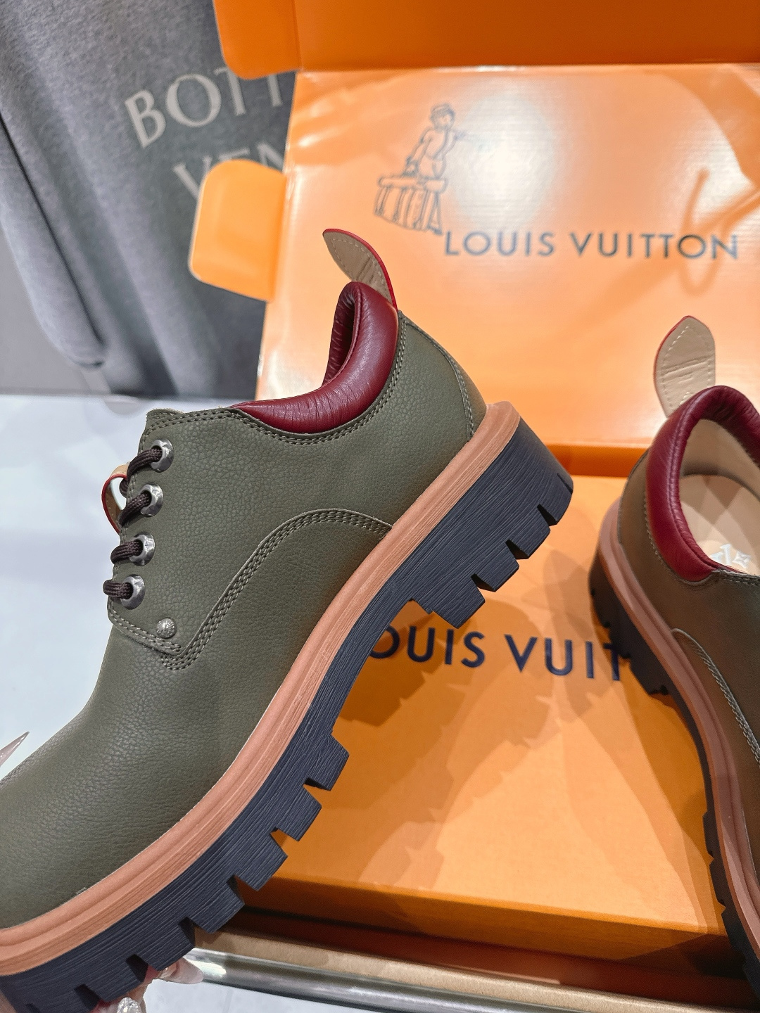 高版本出厂 情侣款 LOUIS VUITTON ss26 LV驴牌新款厚底系带英伦风大头鞋休闲鞋乐福鞋本