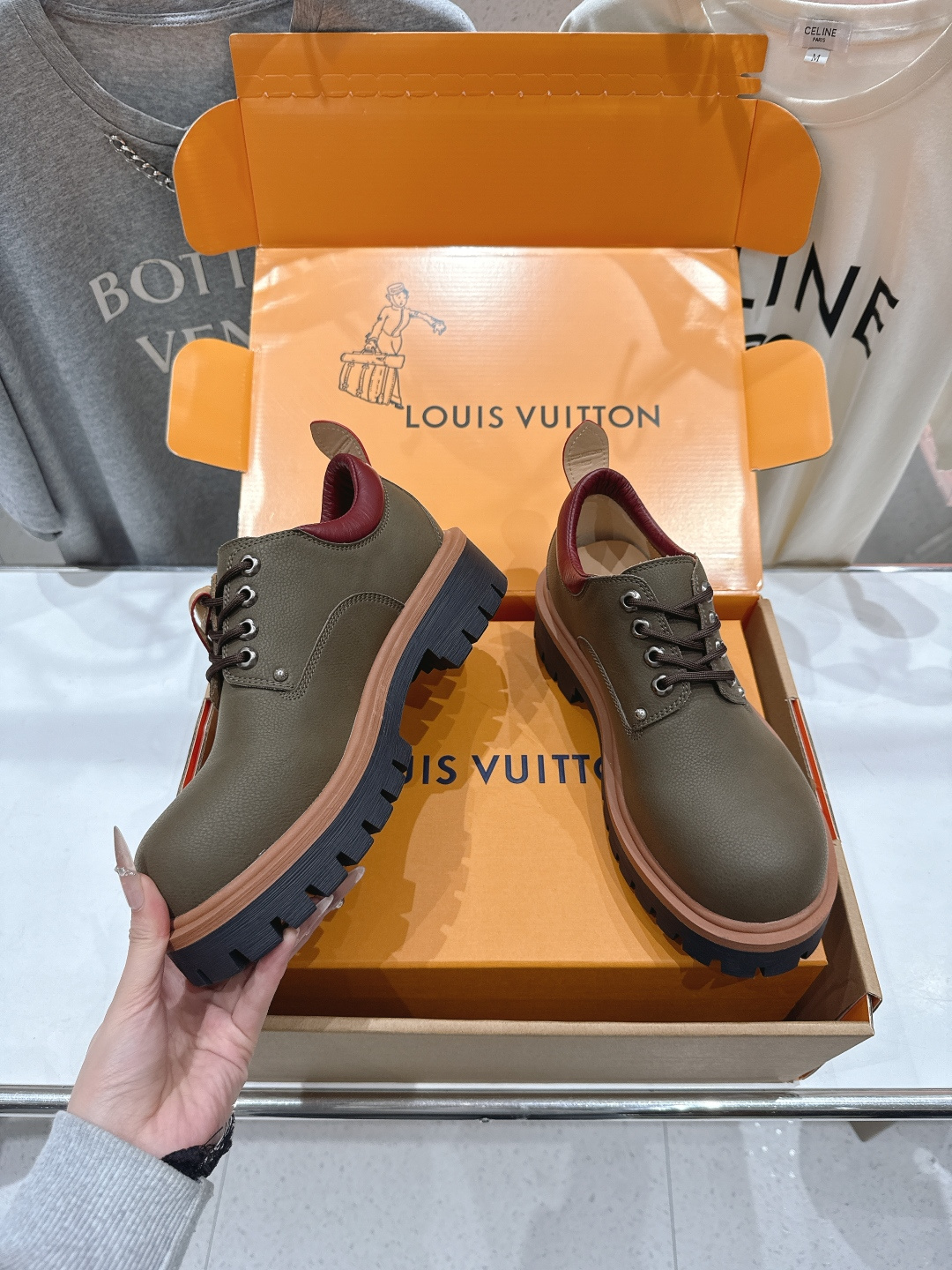 高版本出厂 情侣款 LOUIS VUITTON ss26 LV驴牌新款厚底系带英伦风大头鞋休闲鞋乐福鞋本